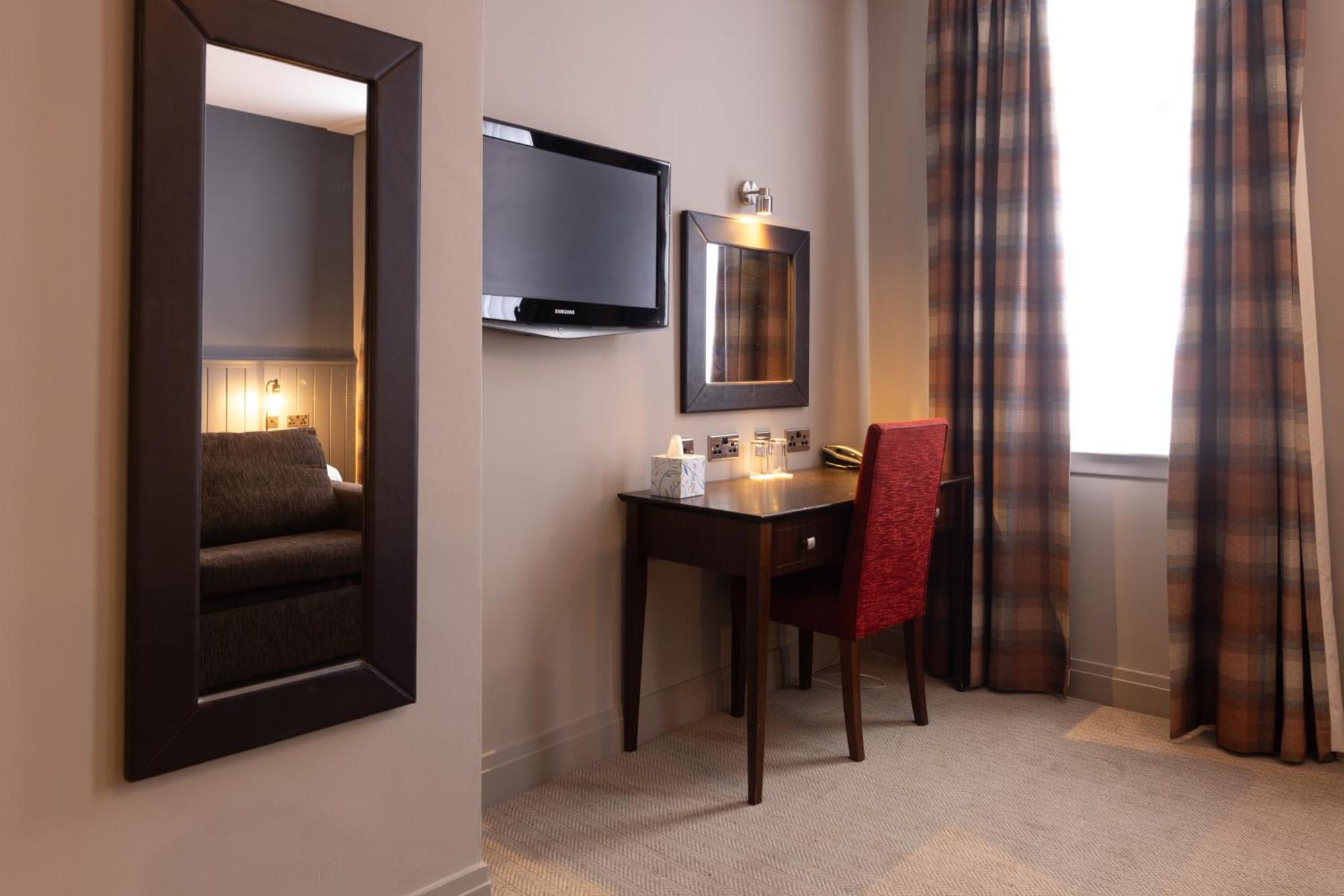 Rosslea Hall Hotel 4*