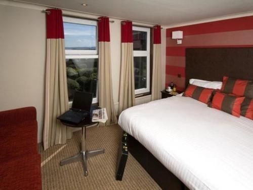 Rosslea Hall 4*