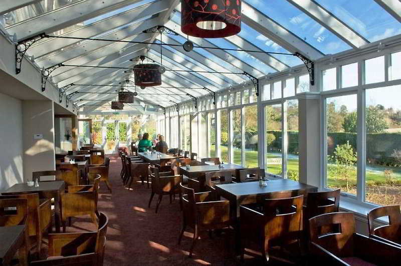 Rosslea Hall Rhu