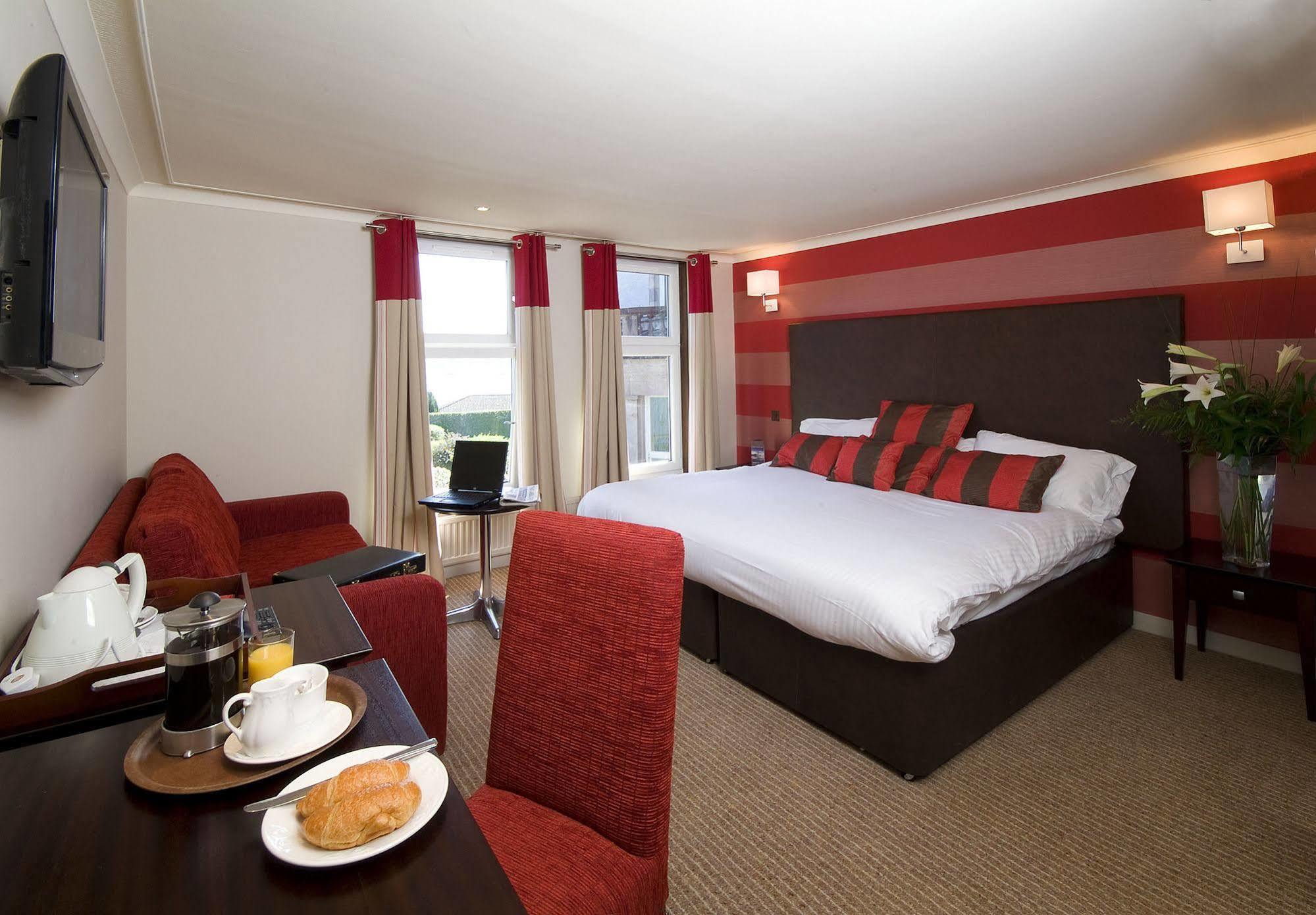Rosslea Hall Hotel 4*
